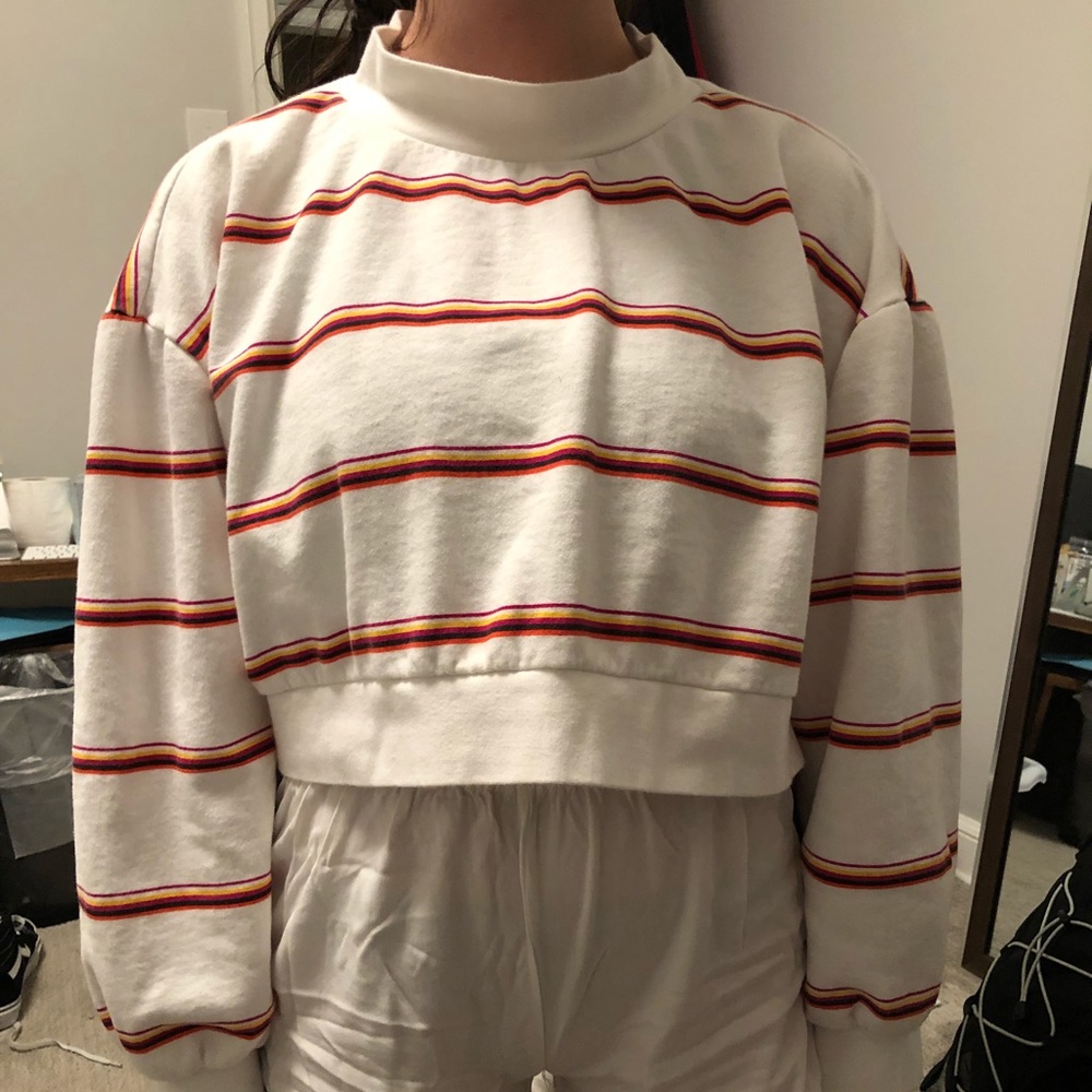 white crop sweatshirt